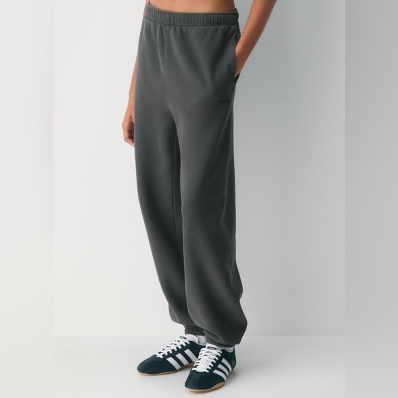 Aritzia Pants - TNA Cozy Fleece Mega Jogger